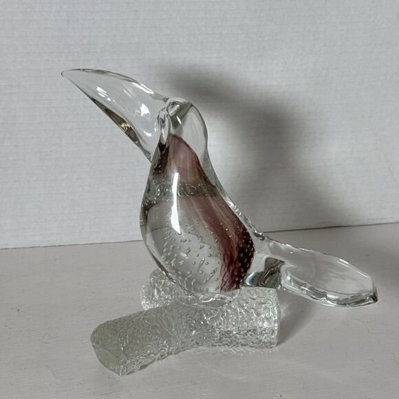 Toucan On Branch Art Glass With Controlled Bubbles And Red Swirls - Picture 9 of 10